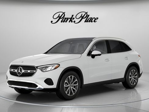 Used 2026 Mercedes-Benz GLC 300 image 1