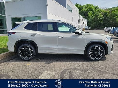 New 2026 Volkswagen Tiguan SEL R-Line AWD/4WD image 33