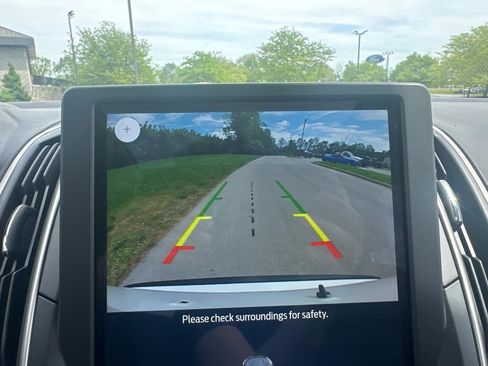 Used 2022 Ford Edge SEL w/ Convenience Package image 24