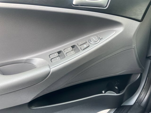 Used 2012 Hyundai Sonata GLS FWD image 21