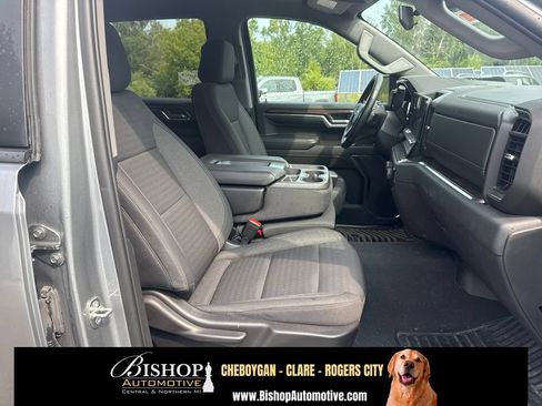 Used 2023 Chevrolet Silverado 1500 LT AWD/4WD image 19