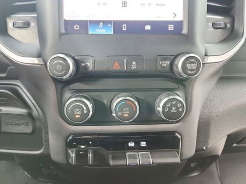 Used 2022 RAM 2500 Big Horn w/ Cold Weather Group image 27