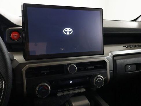 Used 2024 Toyota Tacoma TRD Sport image 17