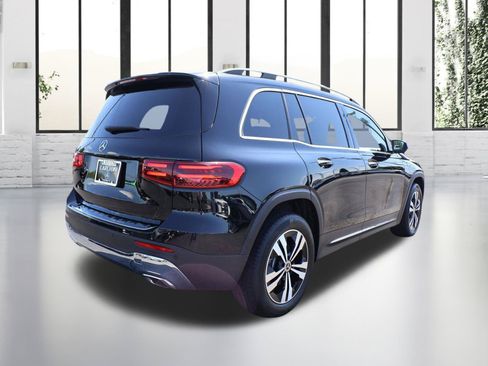 Used 2025 Mercedes-Benz GLB 250 image 5