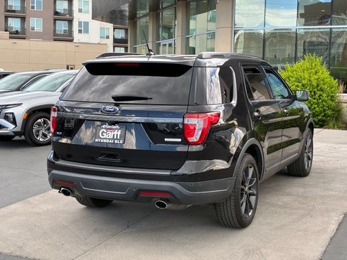 Used 2019 Ford Explorer XLT w/ Equipment Group 202A FWD image 3