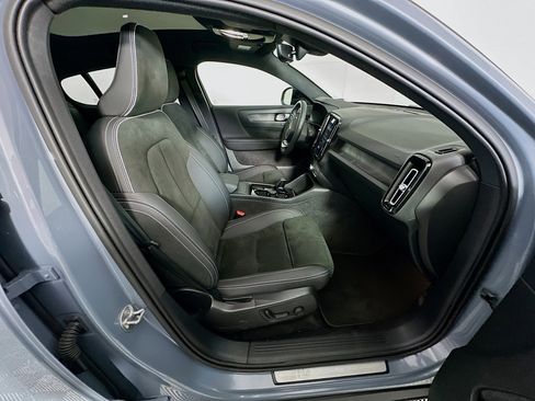 Used 2023 Volvo C40 P8 Recharge Plus image 32