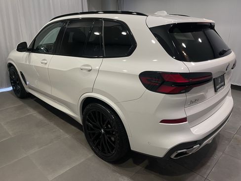 Certified 2024 BMW X5 xDrive40i w/ M Sport Package image 4