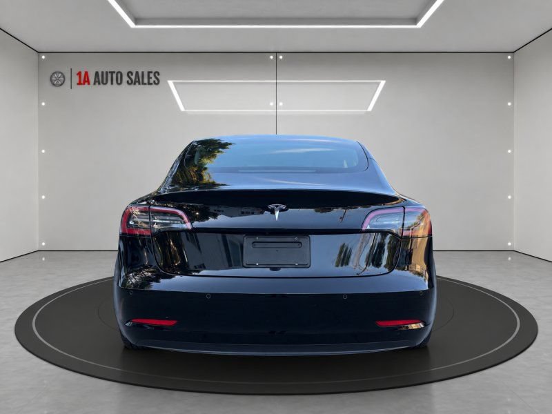 Used 2022 Tesla Model 3 Standard Range RWD image 4