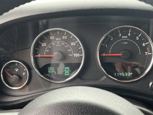 Used 2018 Jeep Wrangler Sahara w/ Connectivity Group image 15