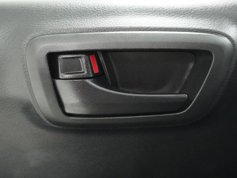 Used 2019 Toyota Tacoma SR5 RWD image 7