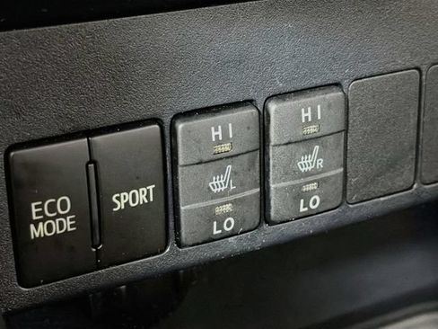 Used 2017 Toyota RAV4 Limited w/ Advanced Technology Package AWD/4WD image 27