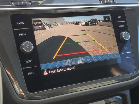 Used 2022 Volkswagen Tiguan SE image 21