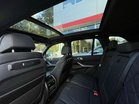 Used 2024 BMW X5 xDrive50e image 29