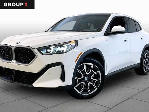Used 2025 BMW X2 xDrive28i AWD/4WD image 1