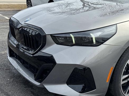 New 2026 BMW 550e xDrive image 11