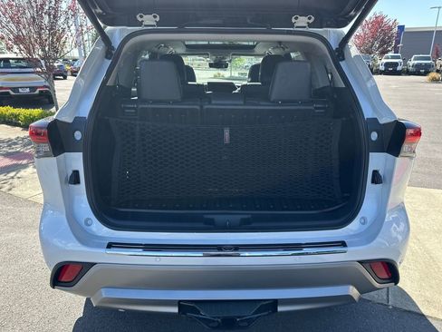 New 2026 Toyota Highlander Platinum AWD/4WD image 28