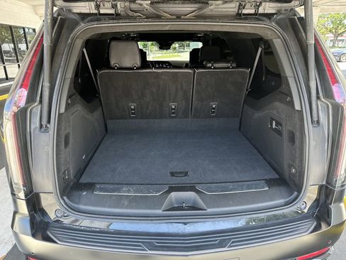 Used 2022 Cadillac Escalade ESV Sport Platinum w/ LPO, ONYX Package AWD/4WD image 29