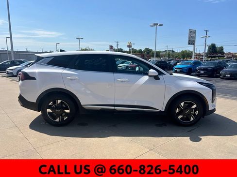 Used 2026 Kia Sportage LX FWD image 4