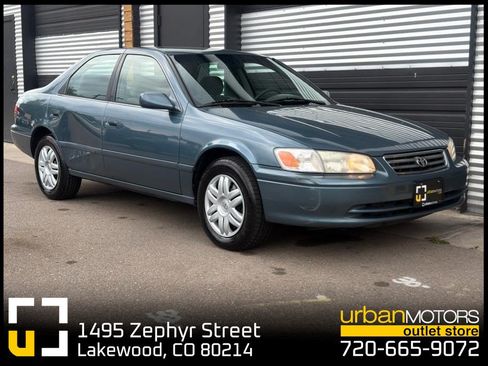 Used 2001 Toyota Camry LE FWD image 1