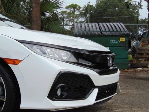 Used 2017 Honda Civic Sport image 2