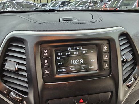 Used 2014 Jeep Cherokee Latitude w/ Comfort/Convenience Group image 29