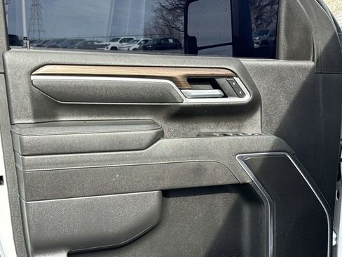 Used 2025 Chevrolet Silverado 2500 LT AWD/4WD image 23