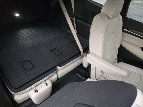 Used 2024 Buick Enclave Avenir image 34