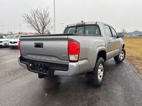 Used 2017 Toyota Tacoma SR image 10