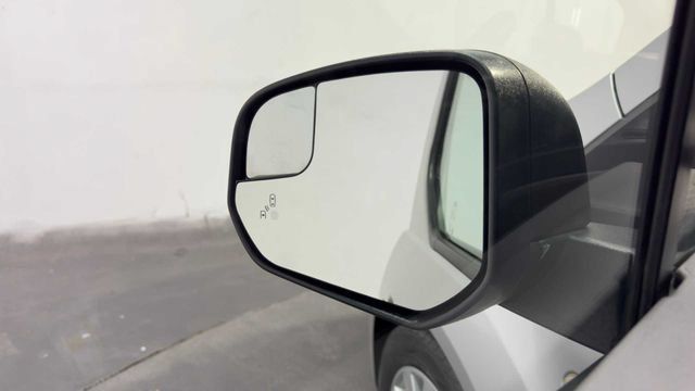 Used 2023 Ford Transit Connect XLT FWD image 13