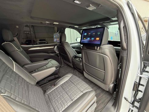 Used 2026 Cadillac Escalade V w/ LPO, ONYX Package AWD/4WD image 92