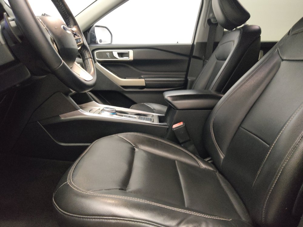 Used 2020 Ford Explorer XLT w/ Equipment Group 202A RWD image 17