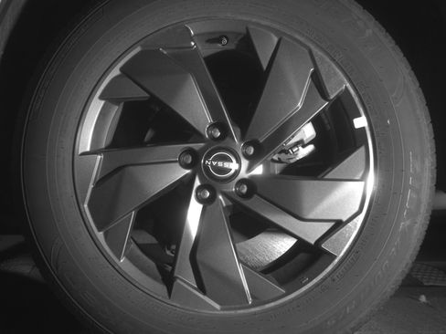 Used 2025 Nissan Rogue SV FWD image 14