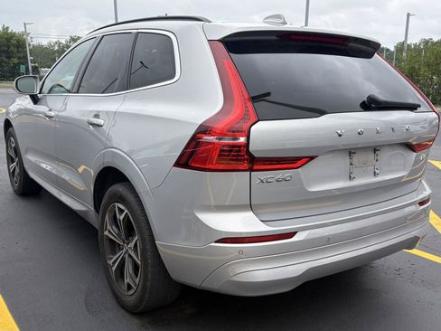 Used 2022 Volvo XC60 B5 Momentum w/ Climate Package AWD/4WD image 6