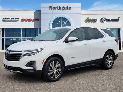 Used 2022 Chevrolet Equinox LT FWD image 2