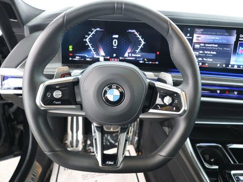 Used 2024 BMW 740i image 13