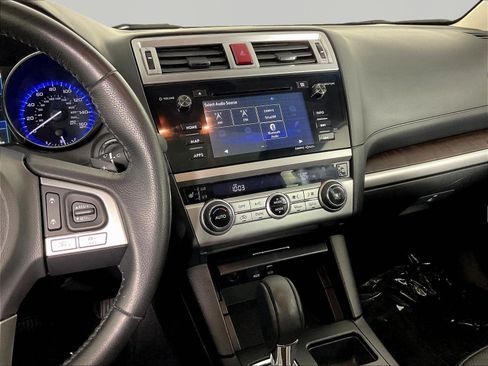 Used 2017 Subaru Outback 3.6R Limited AWD/4WD image 9