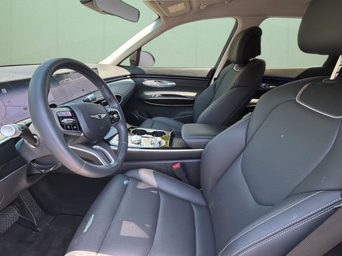 Certified 2026 Genesis GV70 2.5T AWD/4WD image 14