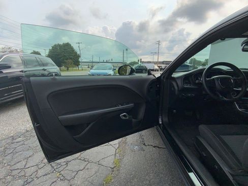 Used 2015 Dodge Challenger R/T w/ Quick Order Package 28B R/T RWD image 20