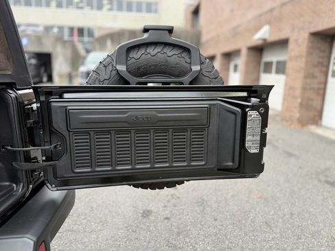 Used 2022 Jeep Wrangler Unlimited Rubicon w/ Steel Bumper Group image 29