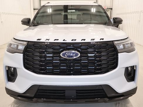 New 2026 Ford Explorer ST-Line w/ ST-Line Street Pack image 3