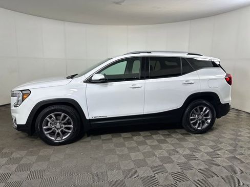 Used 2023 GMC Terrain SLT w/ Infotainment Package II image 6