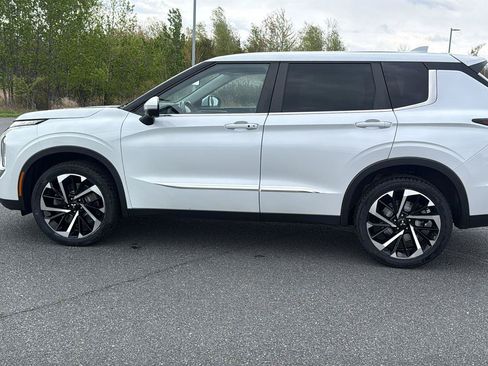 Used 2022 Mitsubishi Outlander SE AWD/4WD image 11