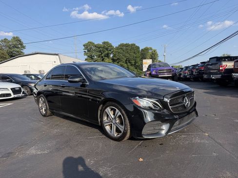 Used 2017 Mercedes-Benz E 300 4MATIC image 3