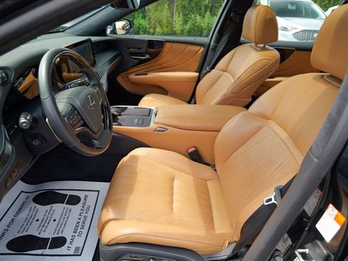 Used 2024 Lexus LS 500 AWD w/ Interior Upgrade Package image 21