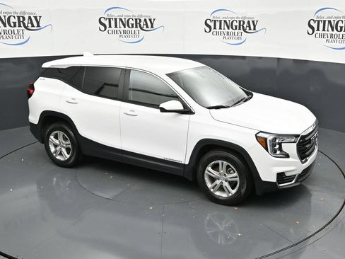 Used 2024 GMC Terrain SLE FWD image 9
