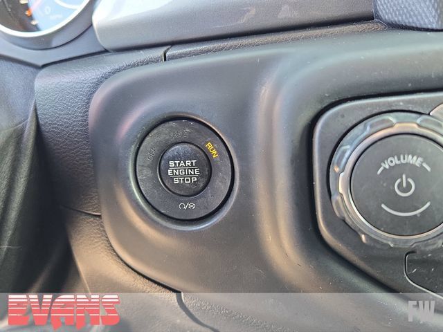 Used 2019 Jeep Wrangler Unlimited Sahara AWD/4WD image 6