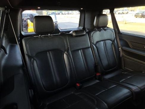 Used 2023 Jeep Wagoneer L Series II image 6