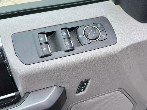 Used 2019 Ford F150 XLT image 13