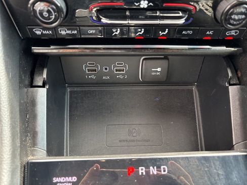 Used 2024 Jeep Grand Cherokee L Limited w/ Luxury Tech Group II image 36