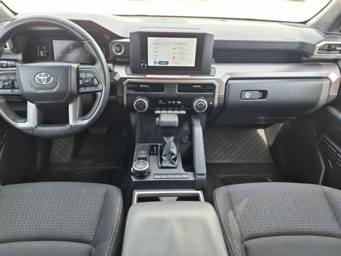 Used 2025 Toyota 4Runner SR5 AWD/4WD image 19